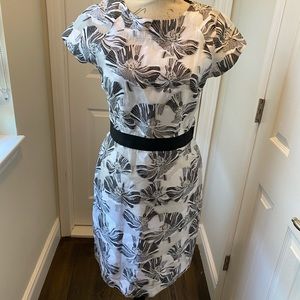 Hilton Hollis White & Black Floral Detail Dress Size 4 New